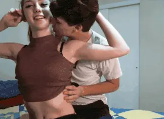 Verspielter privater Sex Chat Live, der zu echter Chemie führt