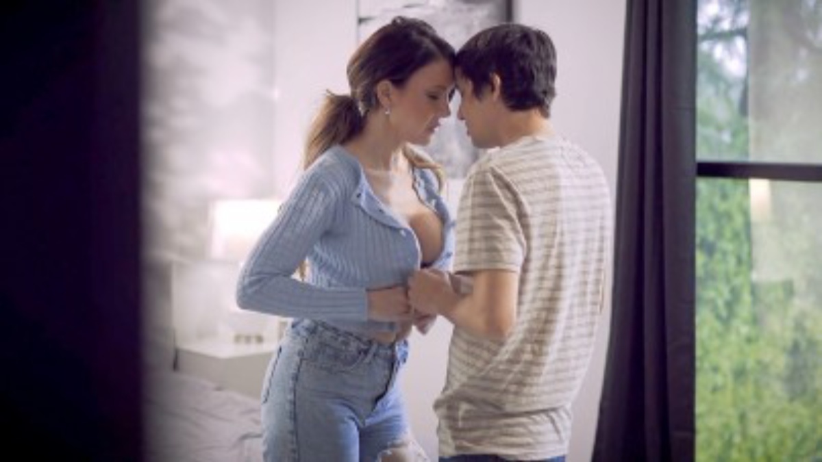 Intimate couple moment for MeetChats sex videos and naked thots content